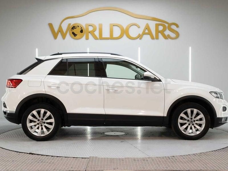 Usado VW T-Roc Advance 150 CV (110 kW) 2021 Gris / plata SUV