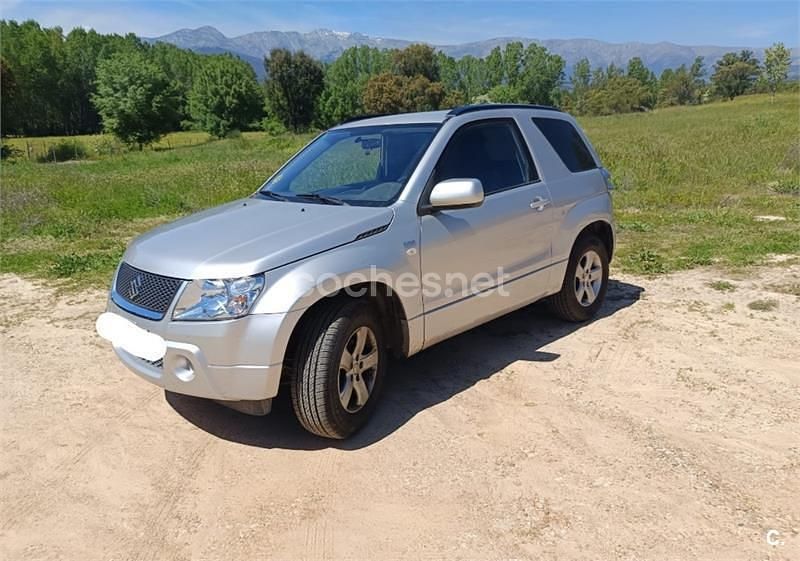Gris / plata Usado 2007 Suzuki Grand Vitara SUV | 10.700 € (Caro) - Imagen 1/4