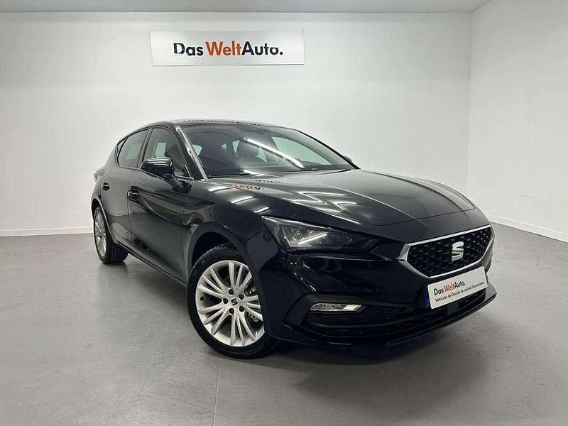 Usado Seat Leon Style 116 CV (85 kW) 2025 Negro Utilitario