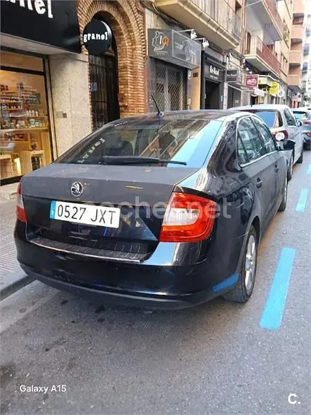 Usado Skoda Rapid Active 116 CV (85 kW) 2017 Negro Utilitario