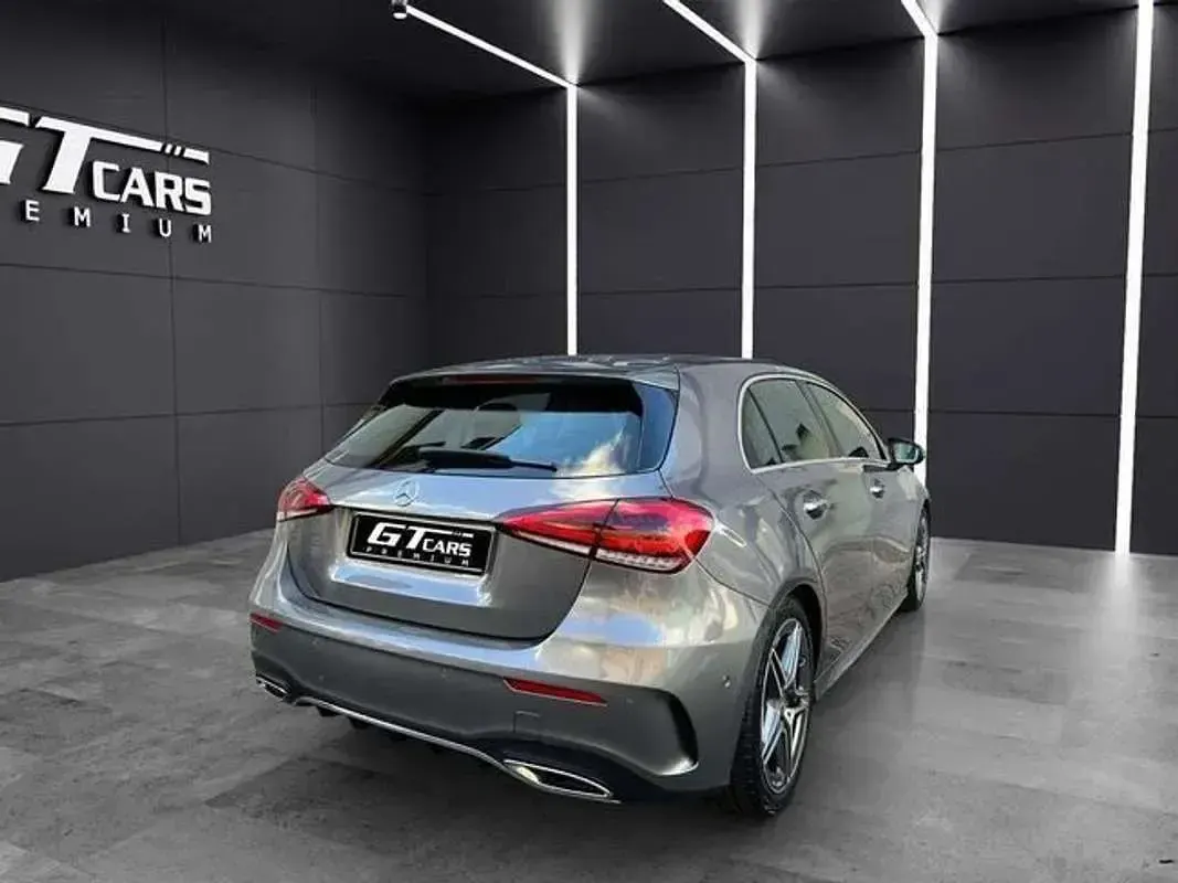 Usado Mercedes A180 AMG 136 CV (100 kW) 2022 Gris Berlina