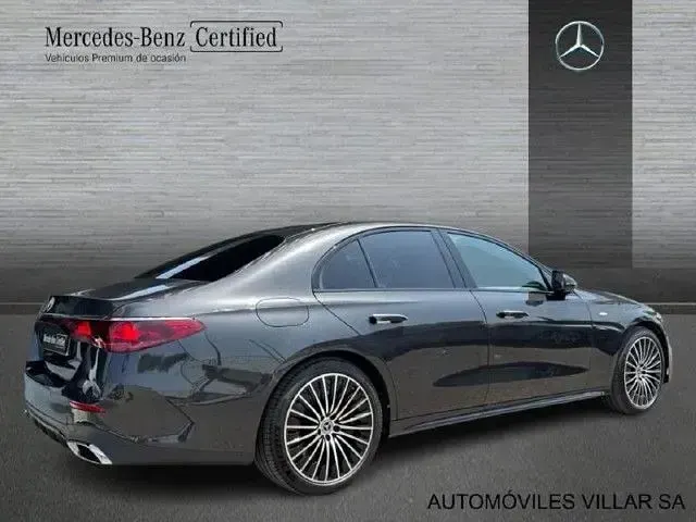 Usado Mercedes E300 AMG line 197 CV (144 kW) 2025 Gris Berlina