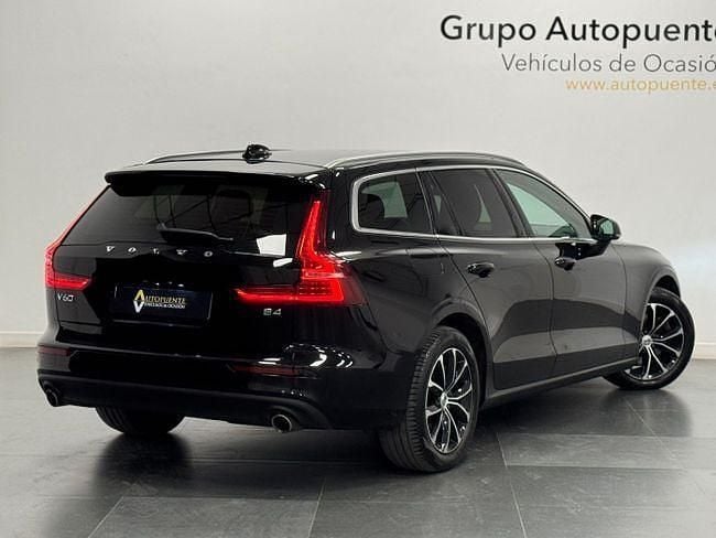 Usado Volvo V60 Momentum 197 CV (144 kW) 2021 Negro Familiar
