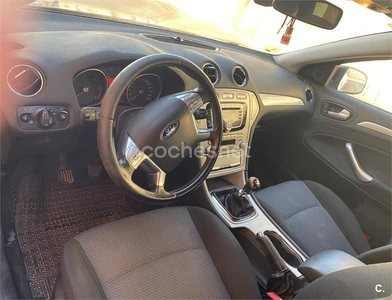 Usado Ford Mondeo Trend 140 CV (102 kW) 2009 Negro Berlina