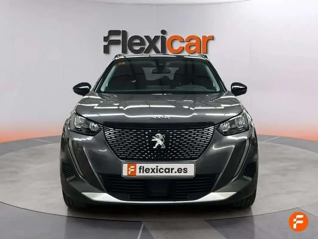 Usado Peugeot 2008 Allure 131 CV (96 kW) 2019 Gris SUV