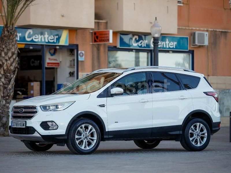 Usado Ford Kuga Titanium 150 CV (110 kW) 2017 Blanco SUV