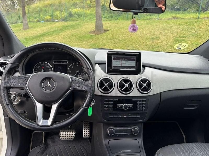 Usado Mercedes B180 109 CV (80 kW) 2013 Blanco Monovolumen