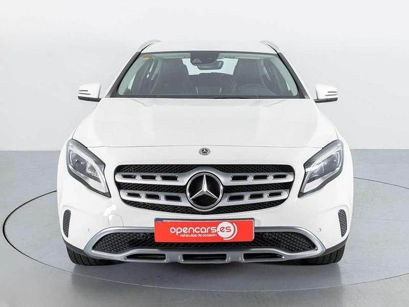 Usado Mercedes GLA180 122 CV (89 kW) 2018 Blanco SUV