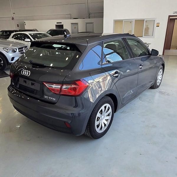 Usado Audi A1 Sportback 116 CV (85 kW) 2020 Gris / plata Utilitario