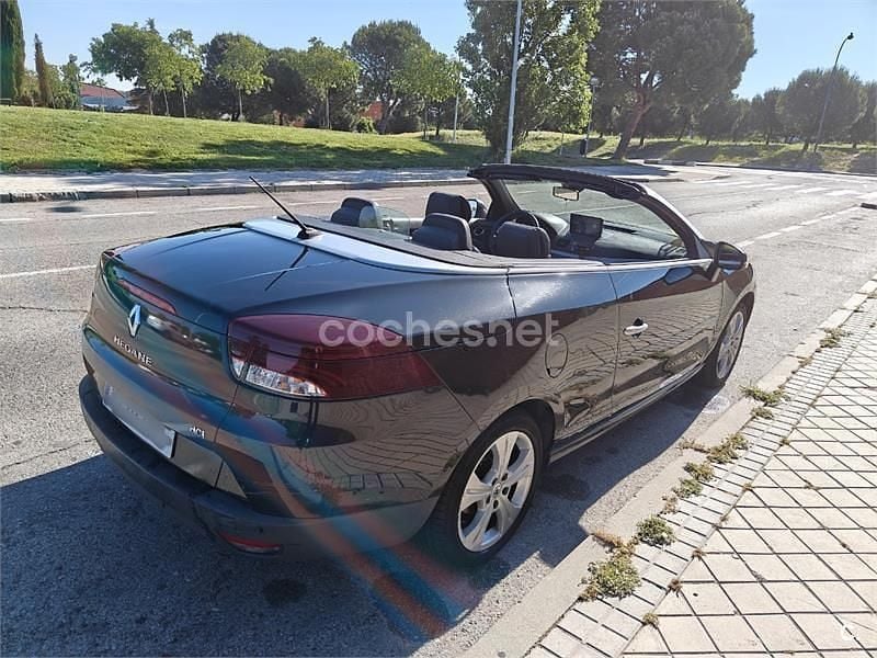Usado Renault Mégane Cabriolet Dynamique 130 CV (95 kW) 2010 Negro Descapotable