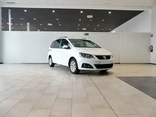 Usado Seat Alhambra Ecomotive 150 CV (110 kW) 2019 Blanco Monovolumen