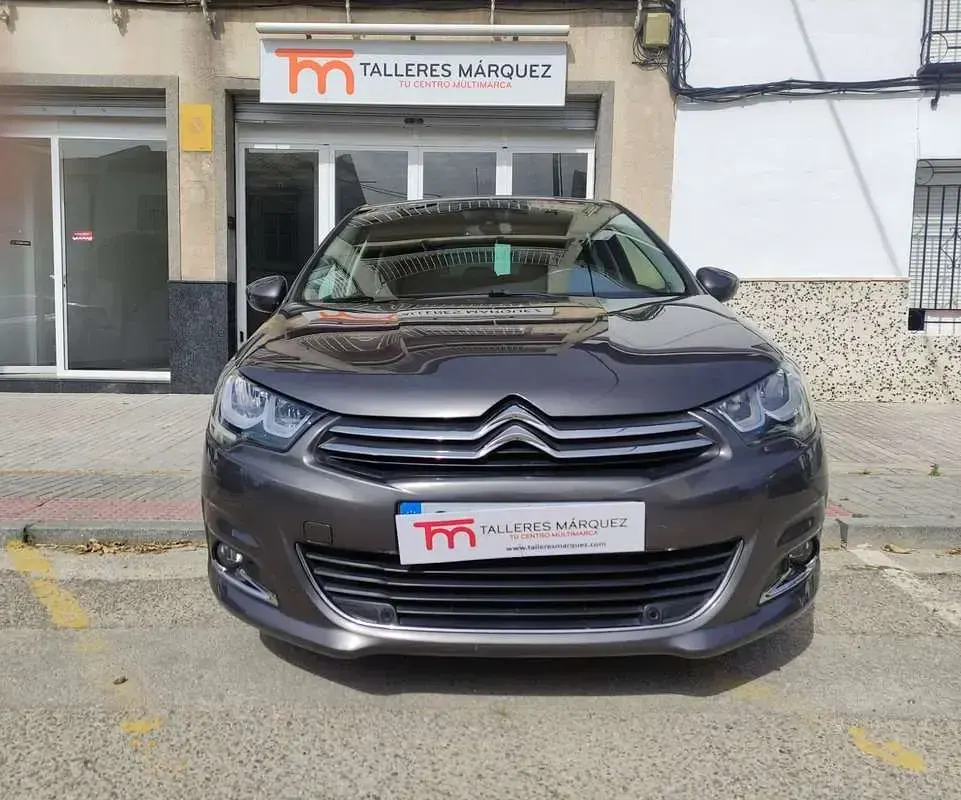 Usado Citroën C4 Feel 120 CV (88 kW) 2018 Gris Utilitario