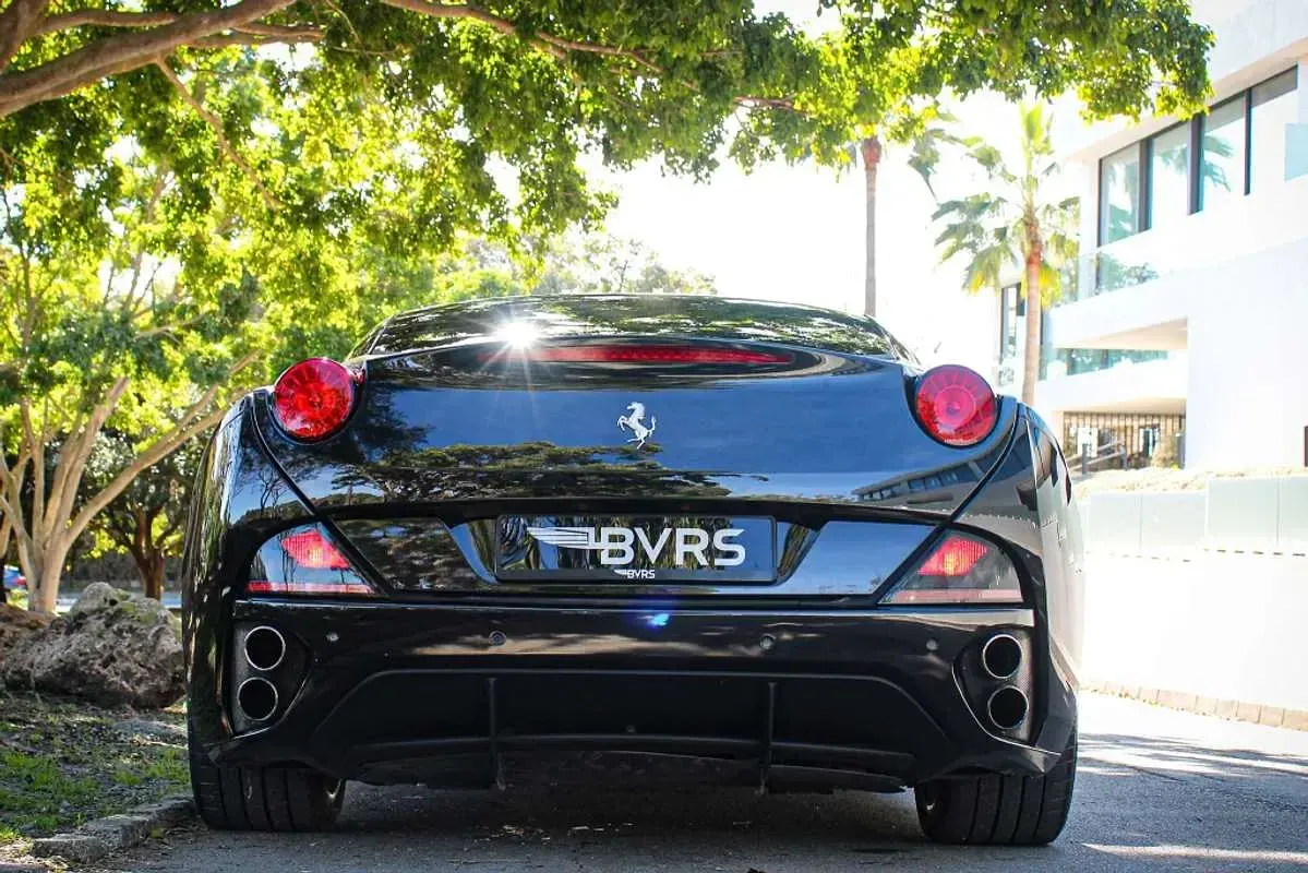 Usado Ferrari California 460 CV (338 kW) 2011 Negro Descapotable