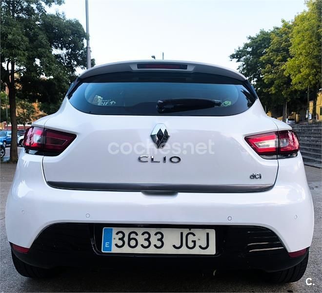 Usado Renault Clio IV 90 CV (66 kW) 2015 Blanco Berlina