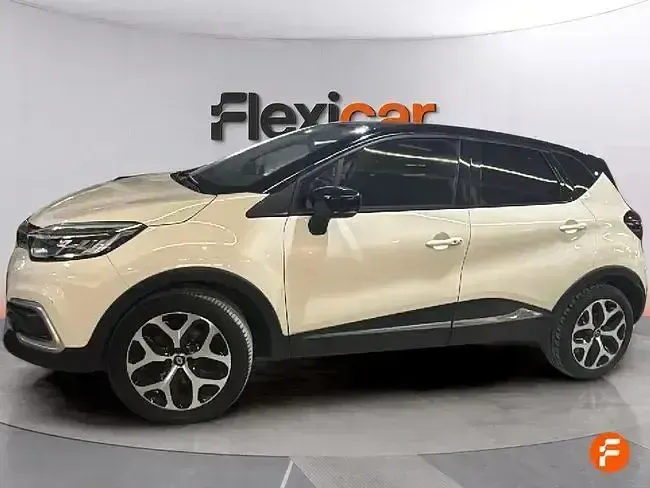 Usado Renault Captur Zen 130 CV (95 kW) 2019 Beige SUV