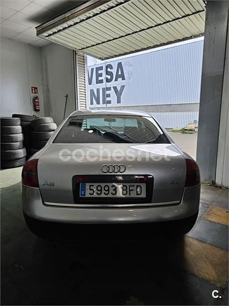 Usado Audi A6 165 CV (121 kW) 2001 Gris / plata Berlina