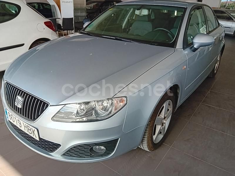 Usado Seat Exeo Reference 120 CV (88 kW) 2011 Gris / plata Berlina