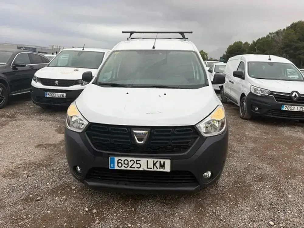 Usado Dacia Dokker Essentiel 95 CV (69 kW) 2020 Blanco Monovolumen