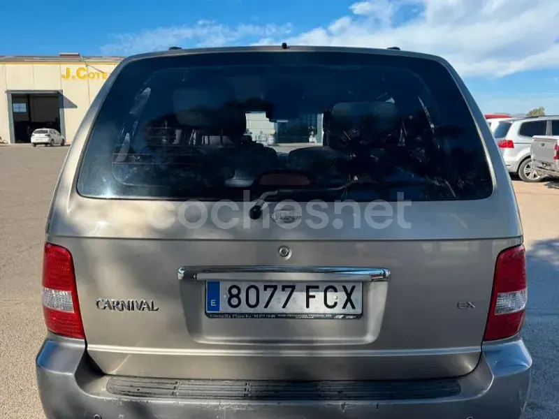 Usado Kia Carnival EX 185 CV (136 kW) 2007 Beige Monovolumen