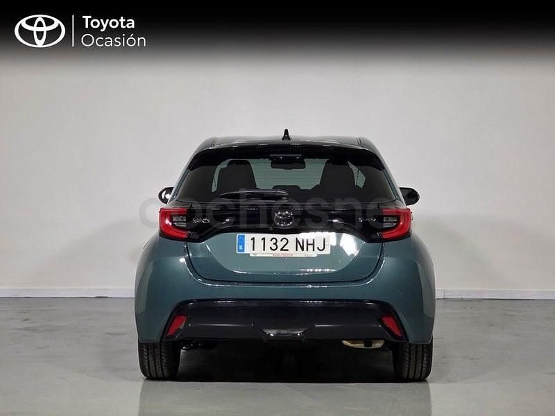 Nuevo Toyota Yaris Hybrid Style 116 CV (85 kW) 2025 Verde Berlina