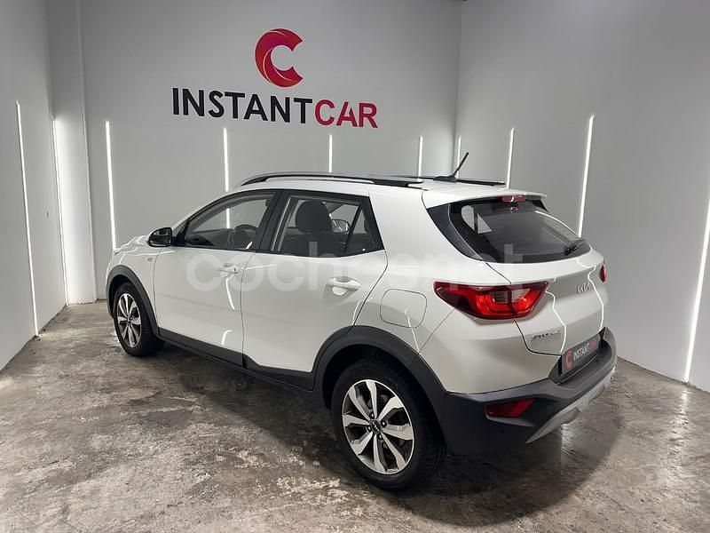 Usado Kia Stonic 100 CV (73 kW) 2022 Blanco SUV