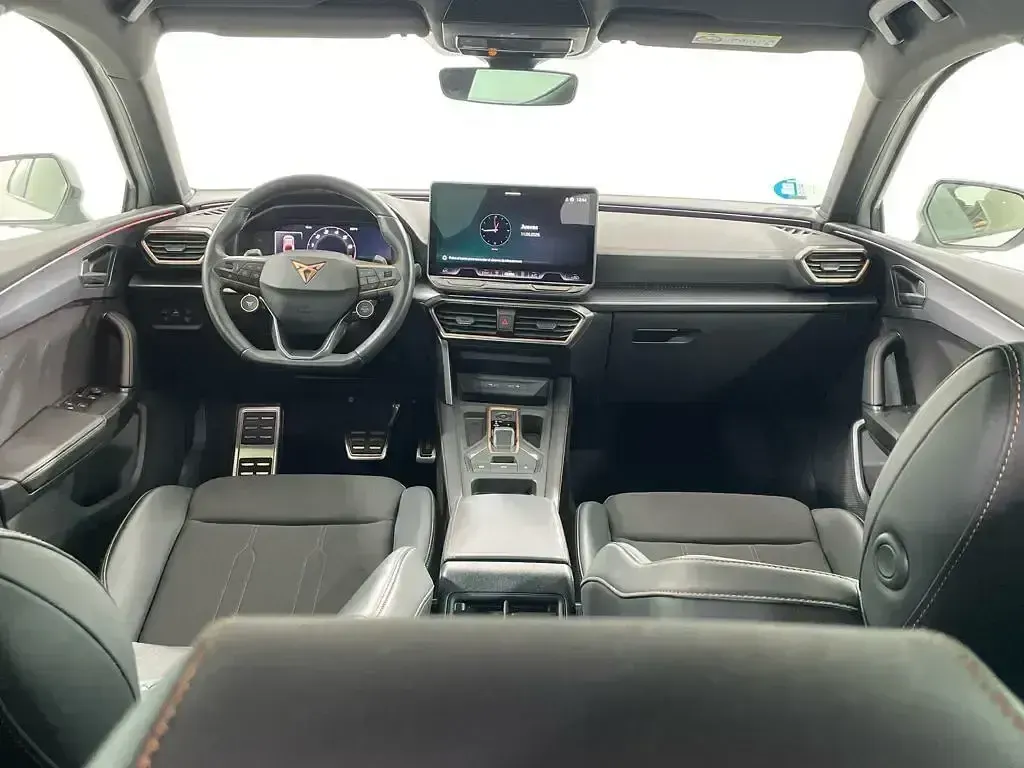 Usado Cupra Leon 150 CV (110 kW) 2025 Blanco Berlina