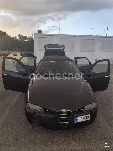 Usado Alfa Romeo 156 Distinctive 140 CV (102 kW) 2005 Negro Familiar