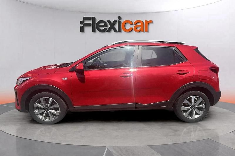 Usado Kia Stonic 101 CV (74 kW) 2022 Rojo SUV