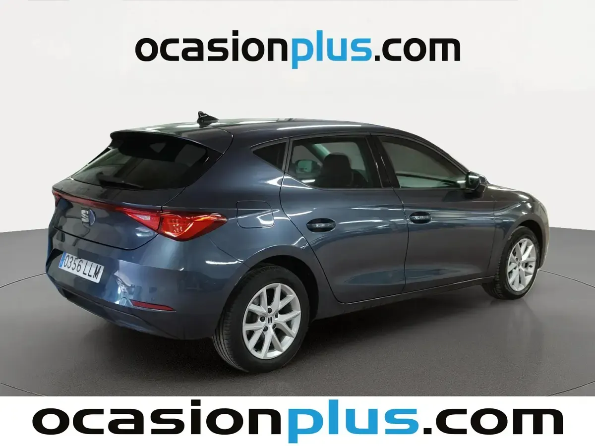 Usado Seat Leon Style 110 CV (80 kW) 2020 Gris Utilitario