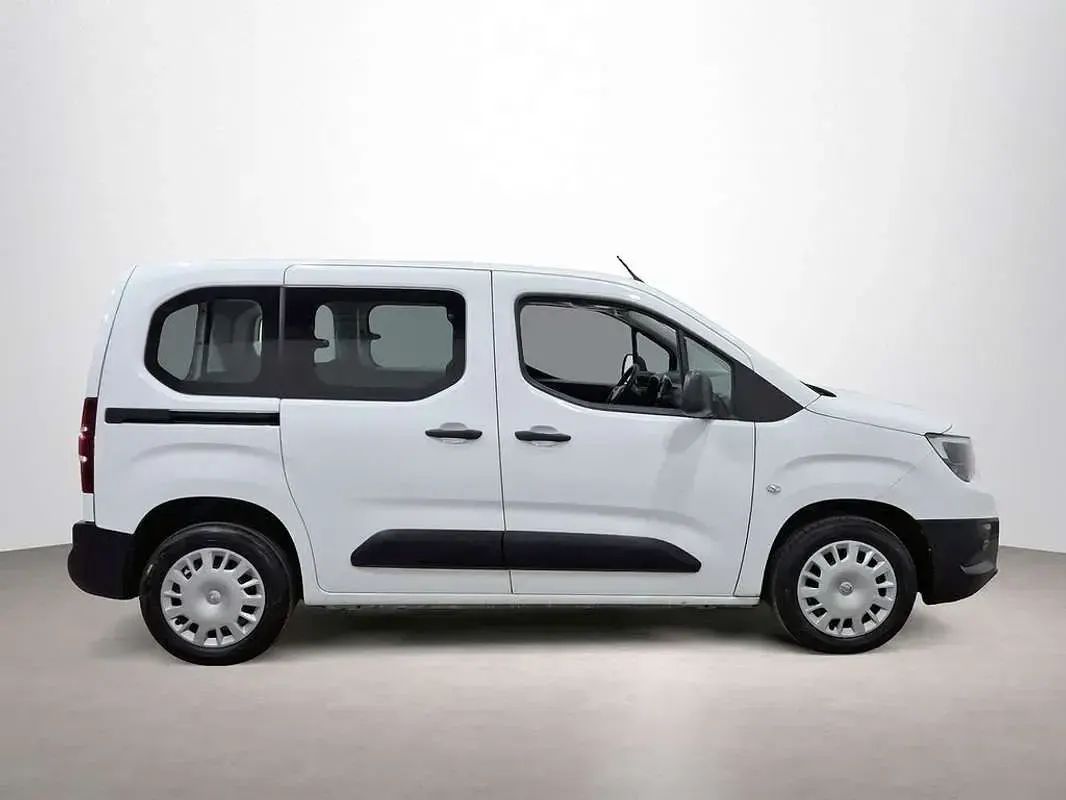 Usado Opel Combo Life Edition 102 CV (75 kW) 2021 Blanco Monovolumen