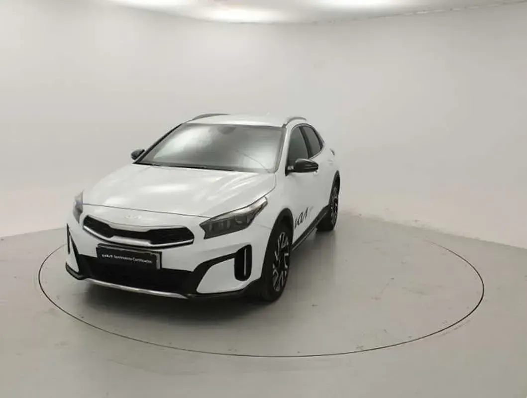 Usado Kia XCeed Style 116 CV (85 kW) 2025 Blanco SUV