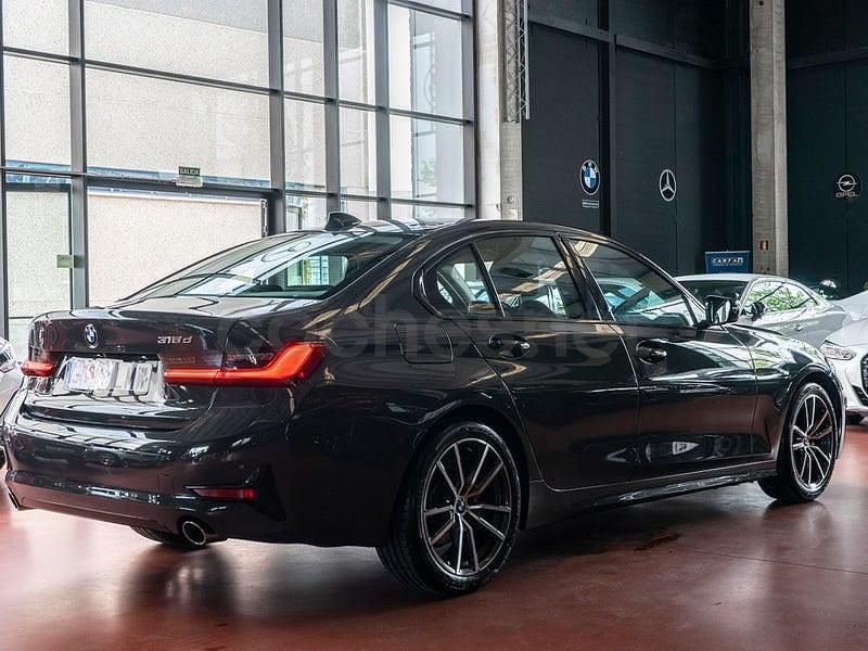 Usado BMW 318 Sport Line 150 CV (110 kW) 2020 Gris / plata Berlina