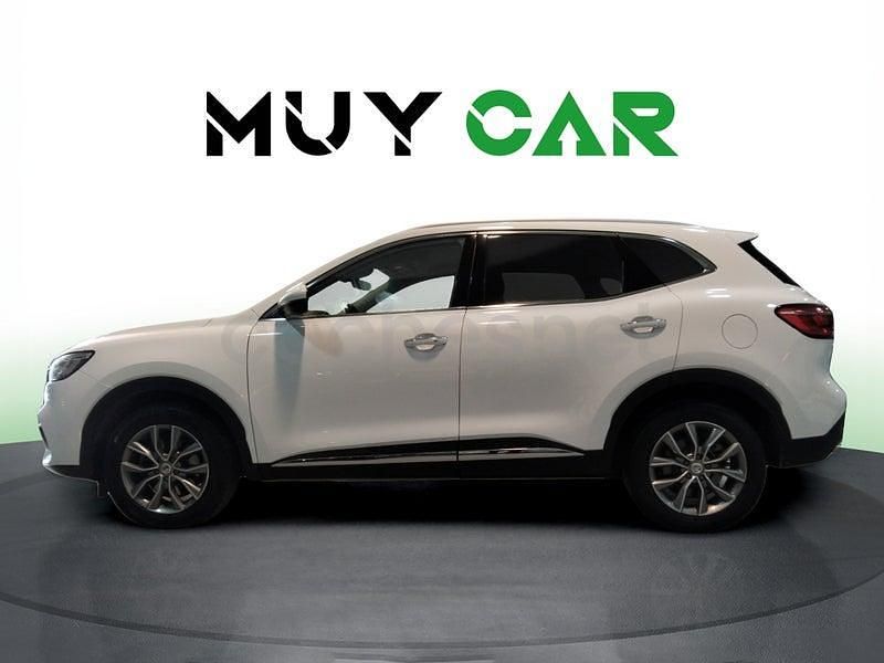 Begagnad MG HS Luxury 162 HK (119 kW) 2023 Vit SUV