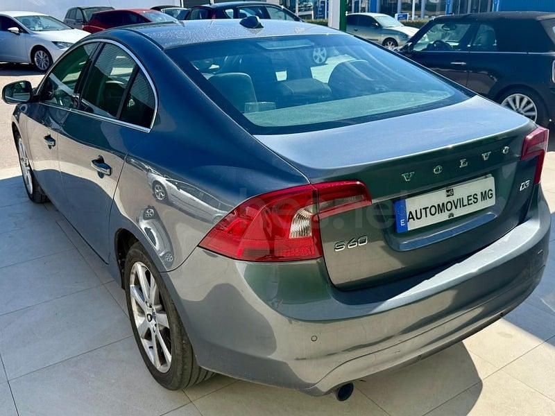 Usado Volvo S60 Kinetic 120 CV (88 kW) 2017 Gris / plata Berlina