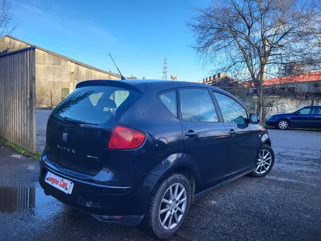 Usado Seat Altea Copa 105 CV (77 kW) 2010 Negro Monovolumen