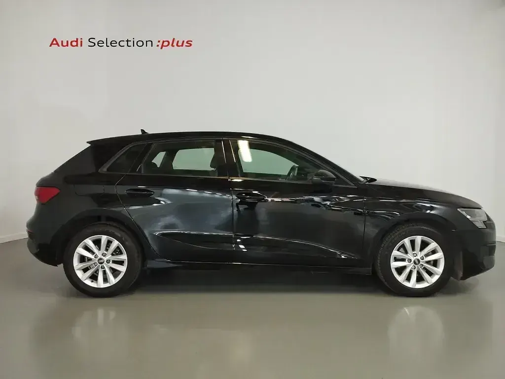 Usado Audi A3 110 CV (80 kW) 2021 Negro Berlina