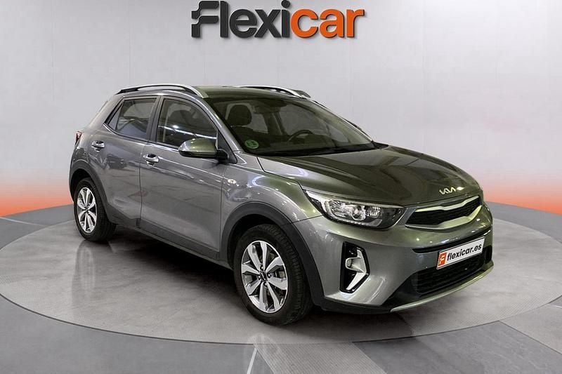 Gris Usado 2024 Kia Stonic SUV | 15.290 € (Buen precio) - Imagen 1/4