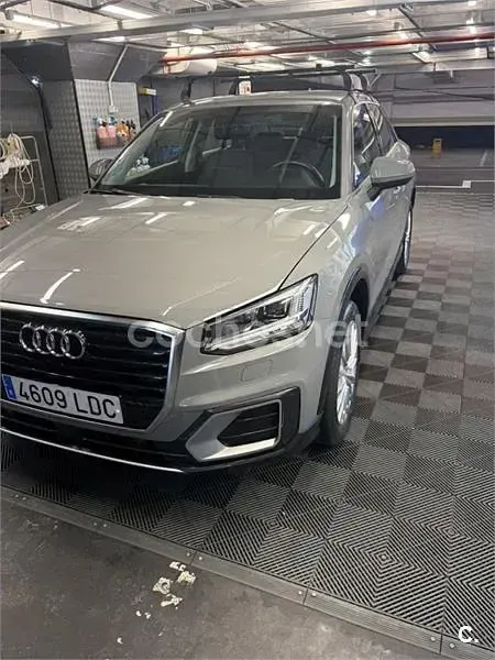Usado Audi Q2 Advanced Plus 116 CV (85 kW) 2019 Gris / plata SUV
