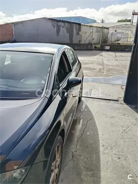 Usado Seat Leon Reference 102 CV (75 kW) 2007 Negro Utilitario