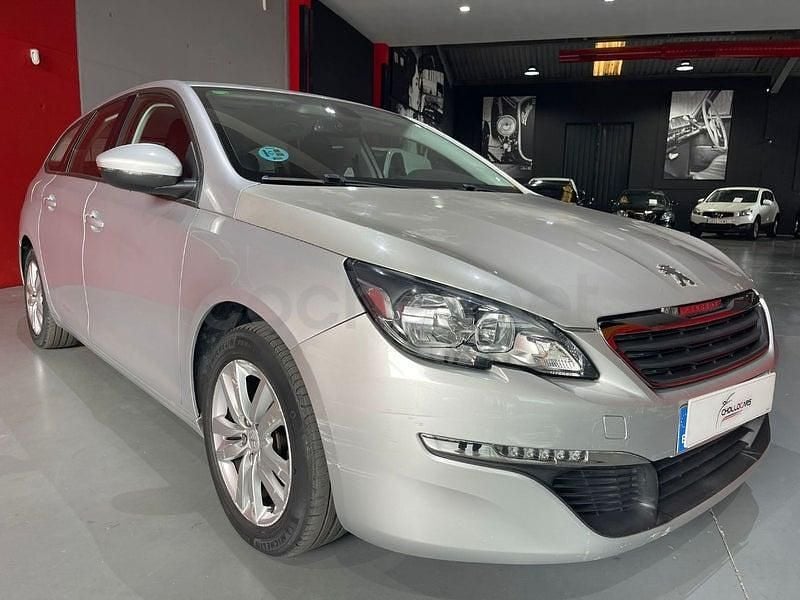 Usado Peugeot 308 SW Active 130 CV (95 kW) 2015 Blanco Familiar