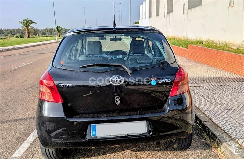 Używany Toyota Yaris 90 KM (66 kW) 2009 Czarny Hatchback
