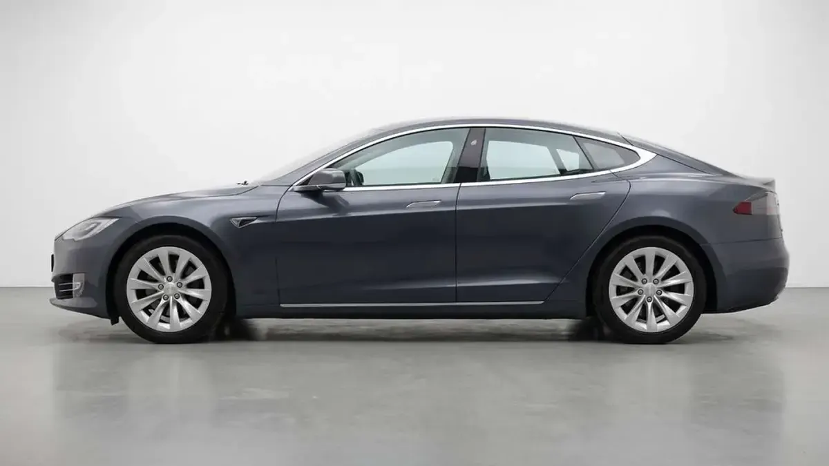 Käytetty Tesla Model S 386 kW (525 HP) 2018 Harmaa Viistoperä