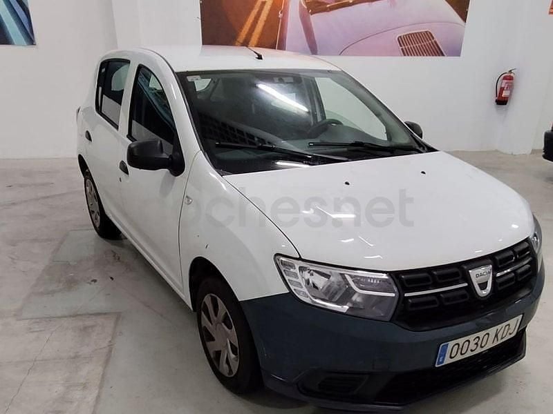 Usado Dacia Sandero Base 73 CV (53 kW) 2017 Blanco Berlina
