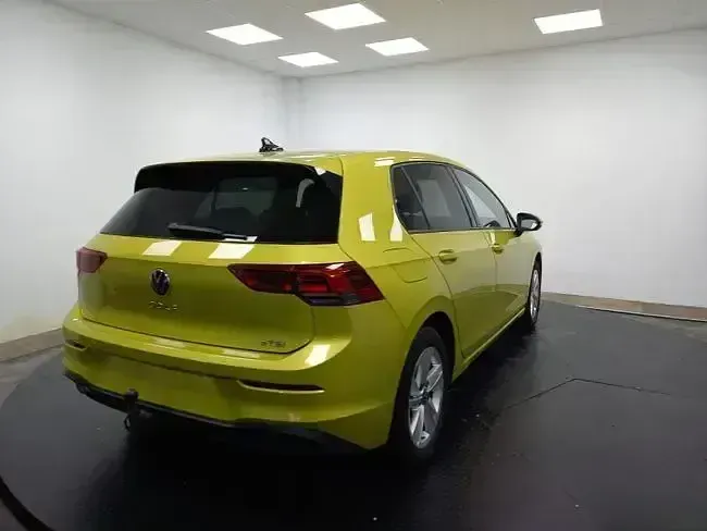 Usado VW Golf VIII Life 150 CV (110 kW) 2020 Verde