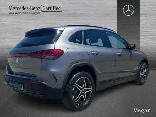 Usado Mercedes EQA250 139 kW (190 CV) 2022 Gris montaña SUV