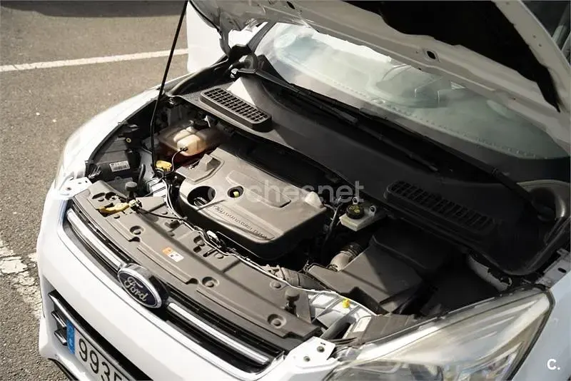 Usado Ford Kuga Titanium 163 CV (119 kW) 2014 Blanco SUV