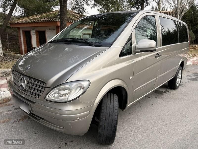 Usado Mercedes Viano 150 CV (110 kW) 2010 Gris Monovolumen