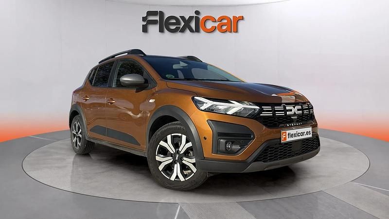 Usado Dacia Sandero Expression 110 CV (80 kW) 2023 Naranja Utilitario