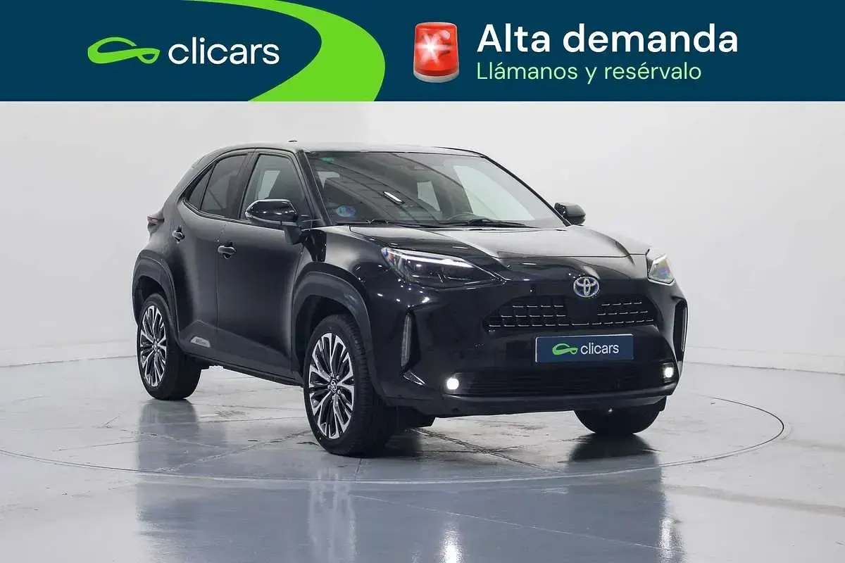 Usado Toyota Yaris Cross Style 92 CV (67 kW) 2022 Negro SUV