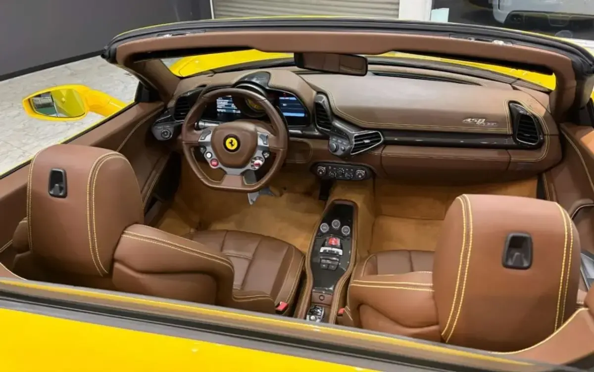 Usado Ferrari 458 570 CV (419 kW) 2012 Amarillo Descapotable